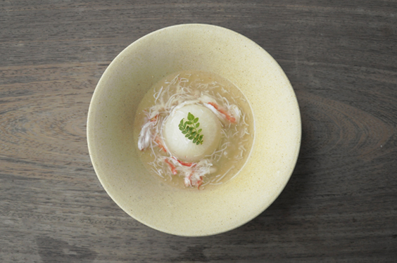 Cooked turnip in thick crab soup